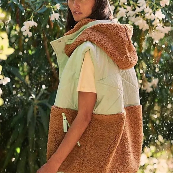 Free People Movement Adventure Awaits Fleece Vest - Picture 3 of 8